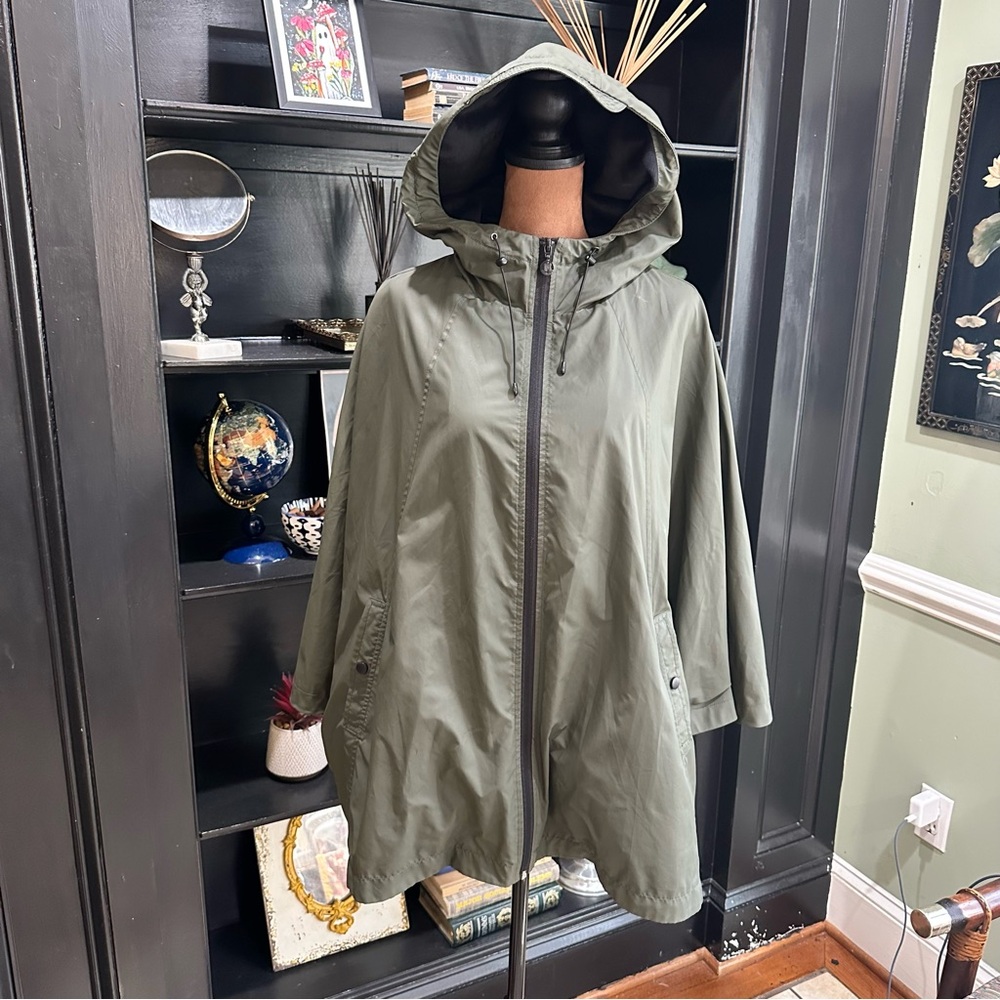 Bernardo Poncho Rain Jacket – Size L – Green & Black Designer Hooded